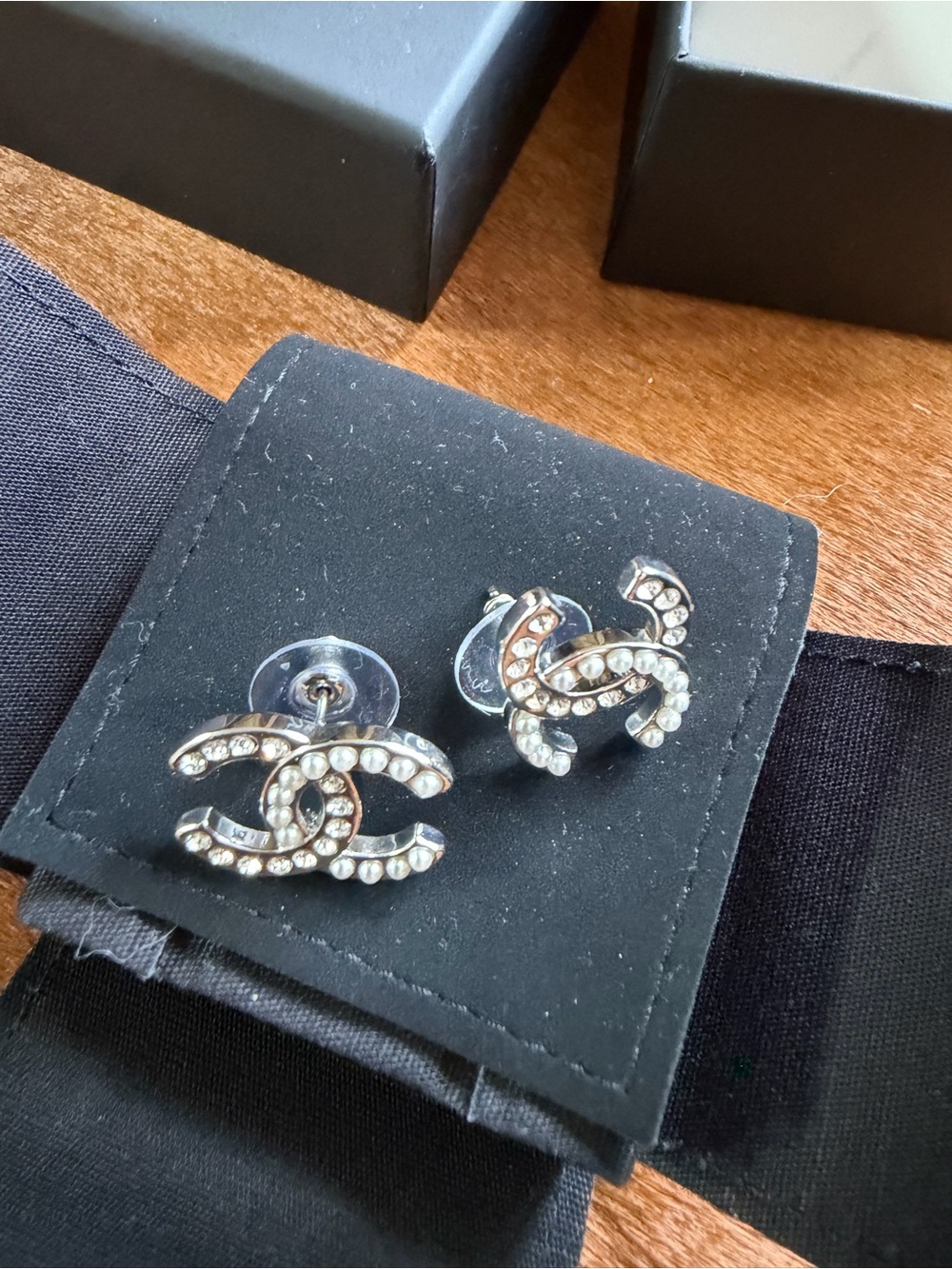CHANEL Crystal CC Logo Earrings - Great collection - Picture 5 of 9
